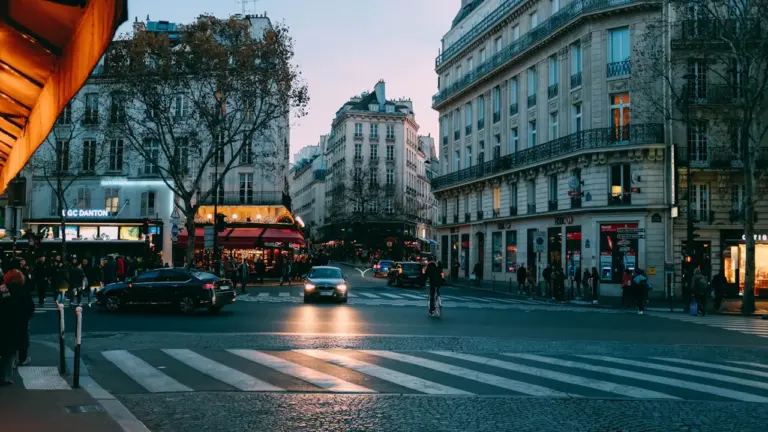 À Courbevoie, l’été change parking et services