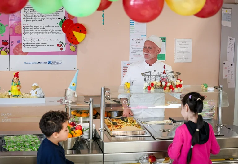 Parents à Marseille : une démarche à faire pour la cantine