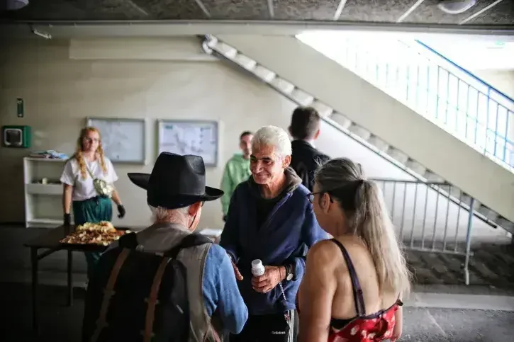 À Nantes, un accueil d’été pour manger et rompre l’isolement