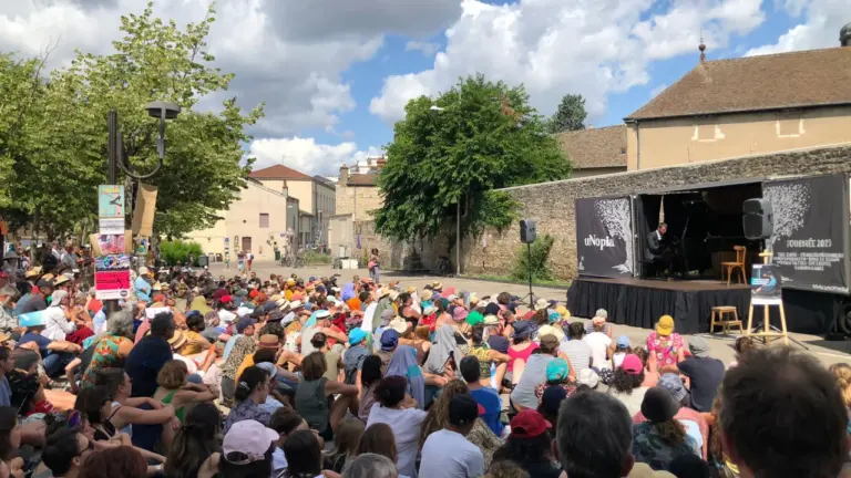 « Écoutons ! » : un concert gratuit sur un terrain de basket à Montpellier