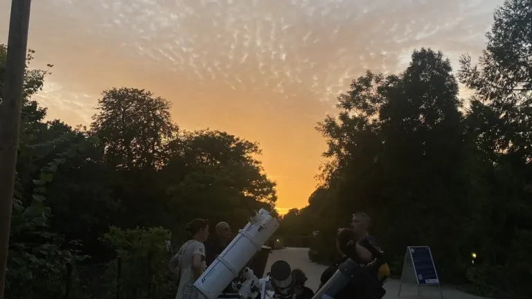 Paris : 22 soirées gratuites pour observer les étoiles cet été