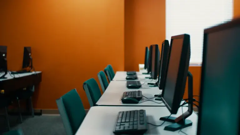 À Couëron, les retraités peuvent apprivoiser le numérique gratuitement