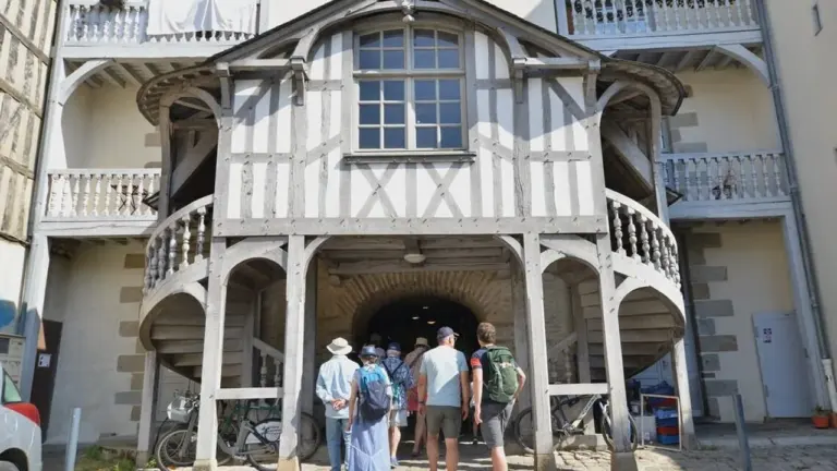 Rennes dévoile des cours cachées au cœur du centre historique