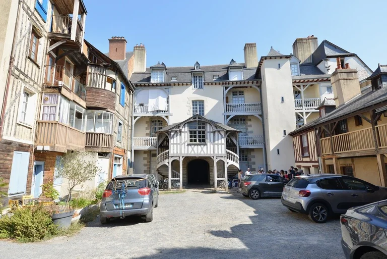 Rennes dévoile des cours cachées au cœur du centre historique