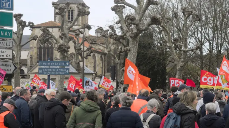 Draguignan : le maire et les élus présents au rassemblement du 19 octobre